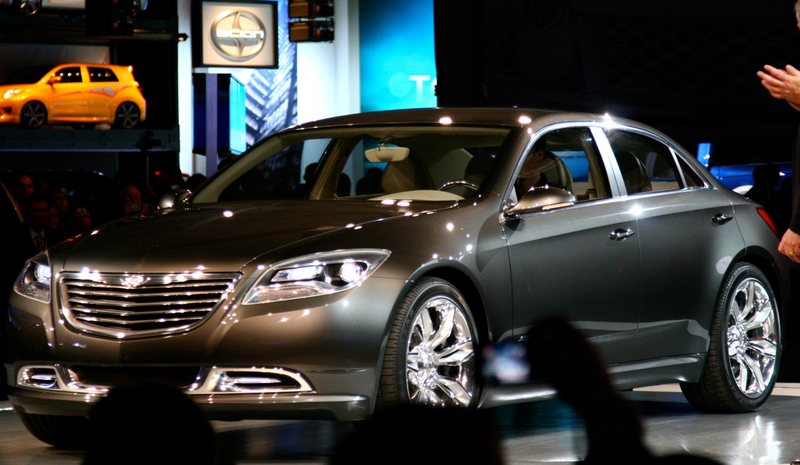 Illustration for article titled Chrysler 200C EV Concept: Shockingly Attractive Mid-Size